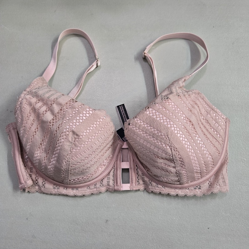 Victoria's Secret Women Bra 32DD Light Pink Geometric Lined Plunge Underwired